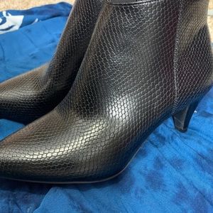 Woman’s Boots SOLD ON MERCARI
